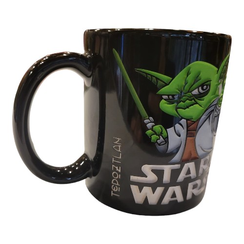 Taza Negra Brillante Yoda Caricatura